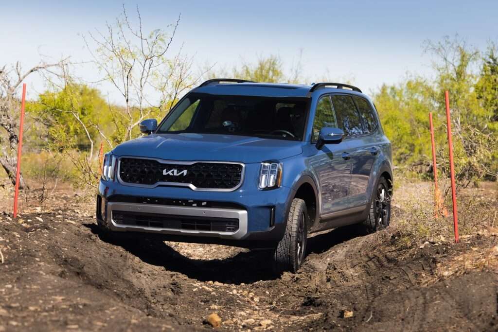 Kia Telluride 2023 off-Roading picture